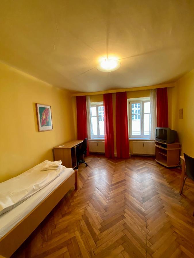 Appartement Pension 700M Zum Ring Wien Exteriör bild